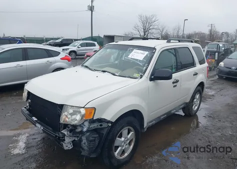 2010 Ford Escape Xlt z USA, uszkodzony, nr VIN 1FMCU0D70AKA86579
